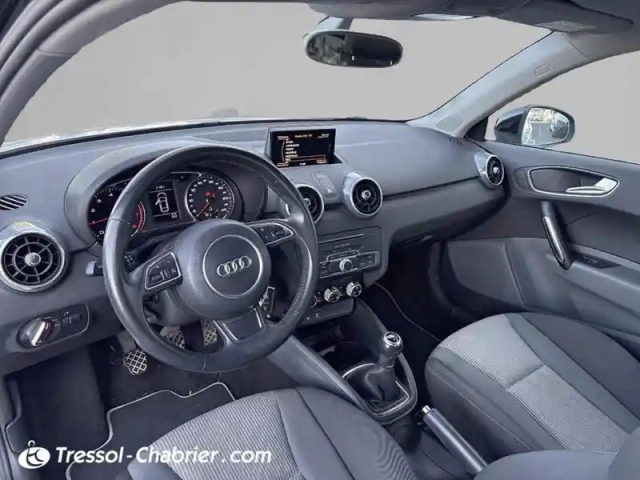 Audi A1 sportback 1.0 tfsi ultra 95 midnight series — photo 10