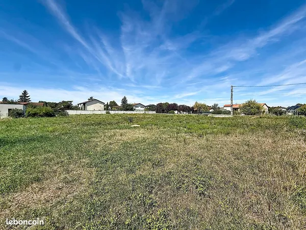 Terrain 1238 m² SAINT JEAN DE NIOST