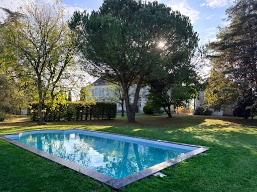 Maison 8 pièces 330 m²