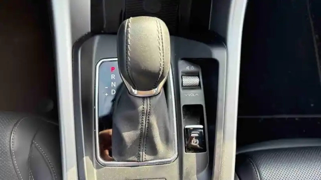 Alfa Romeo Tonale 1.3 hybride rechargeable phev 280ch at6 e-q4 — photo 17