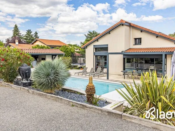 Maison 8 pièces 190 m²