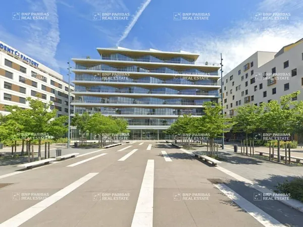 Bureau 4 pièces 2185 m²