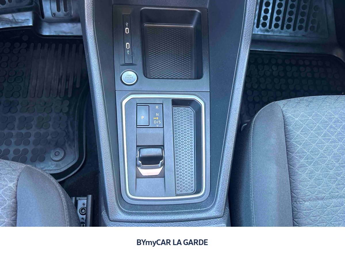 Ford Tourneo Connect 2.0 EcoBlue 122 DSG7 — photo 17