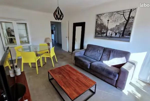 Appartement meublé à l'année - Saint-Raphaël - Résidence sécurisée - Parking
