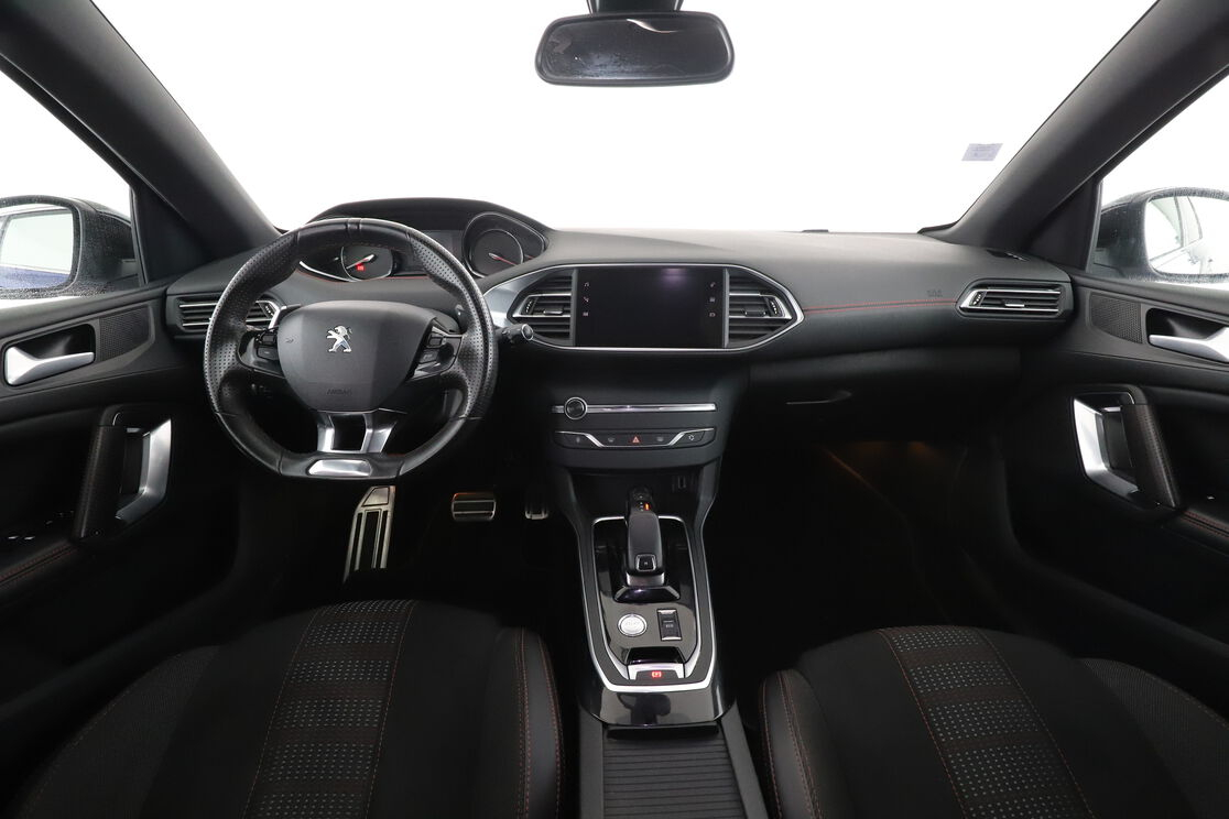 Peugeot 308 1.2 PureTech GT Line EAT8 — photo 11