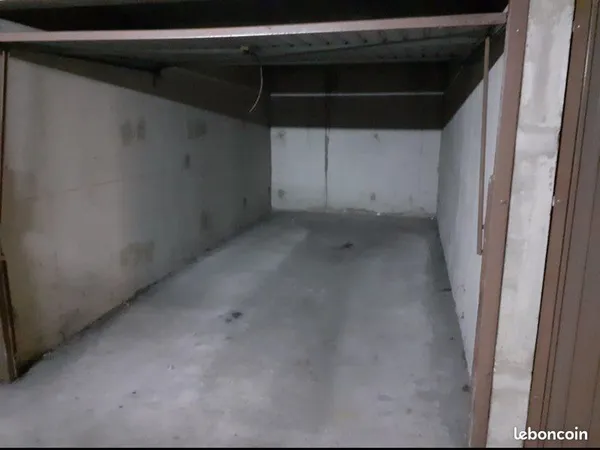 Loue Garage proche Garibaldi