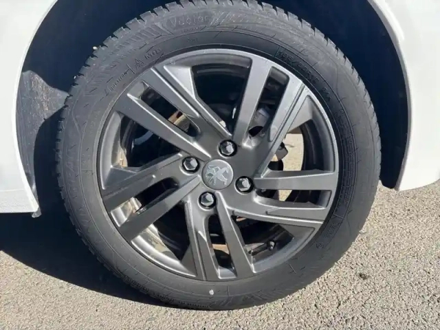Peugeot 208 puretech 100 s&amp;s bvm6 style — photo 15