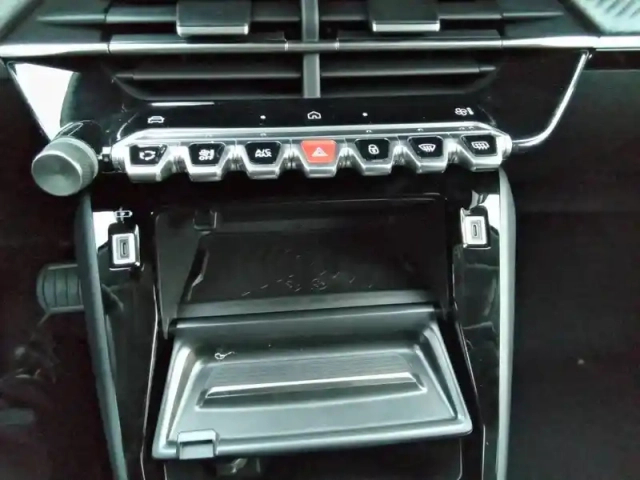 Peugeot 208 hybrid 110 e-dcs6 — photo 20