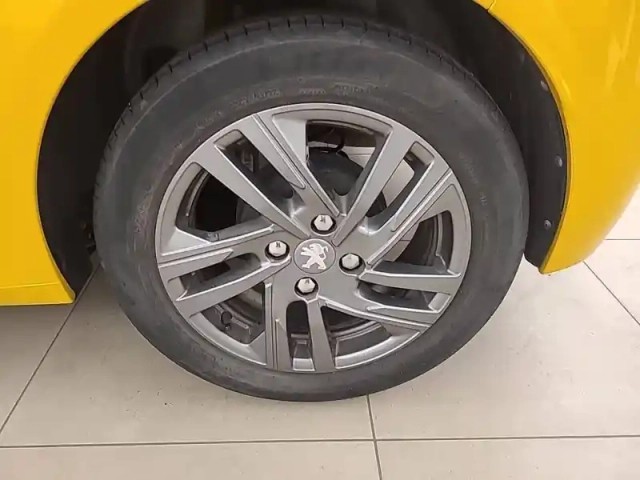 Peugeot 208 puretech 75 s&amp;s bvm5 — photo 13