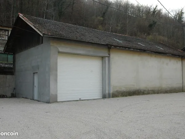 Entrepôt 100 m²