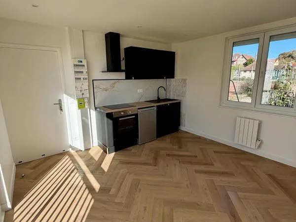 À LOUER - T2 de 27 m² entièrement rénové à Mont-Saint-Aignan, avec parking