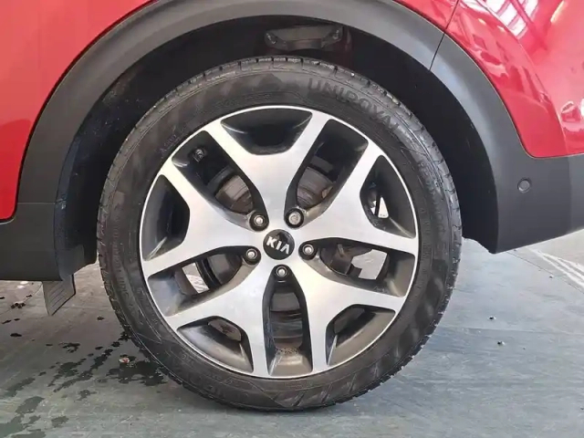 Kia Sportage 1.7 crdi 141 isg 4x2 dct7 — photo 9