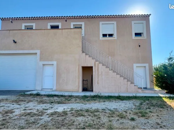 Superbe Maison avec Atelier et Garage - 360 m² en Zone Artisanale