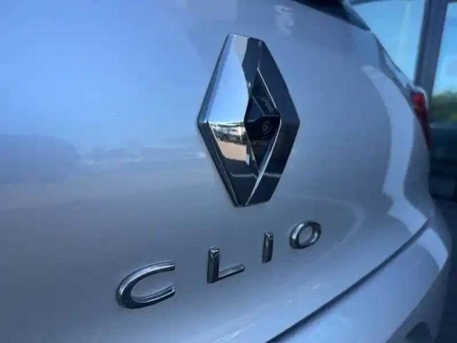 Renault Clio tce 90 - 21n — photo 17