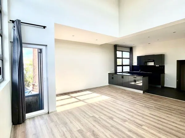 T4 DUPLEX 107 m² - ESPRIT LOFT - BALCON + PARKING