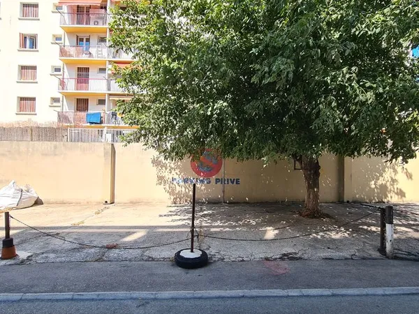 Place parking à louer