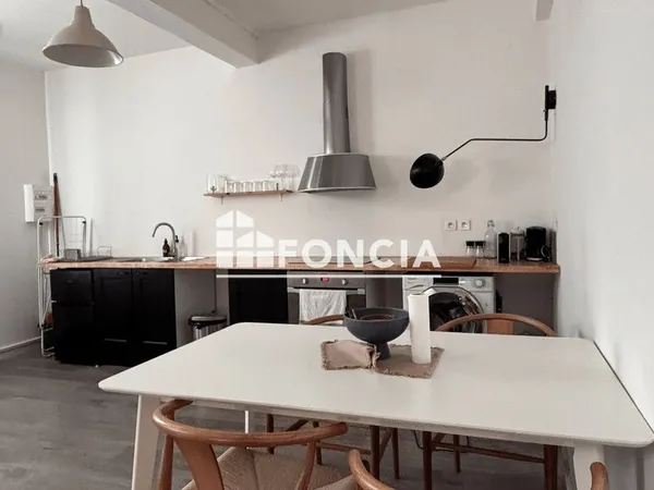 Centre ancien Arles, immeuble composé de deux appartements rénovés