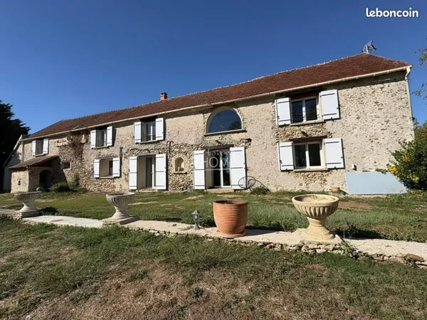 Maison 8 pièces 250 m²