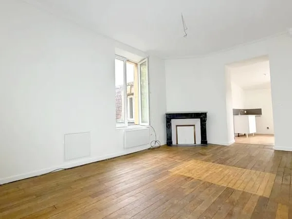 FROUARD APPARTEMENT T2 RÉNOVÉ TERRASSE ET PARKING PRIVÉ