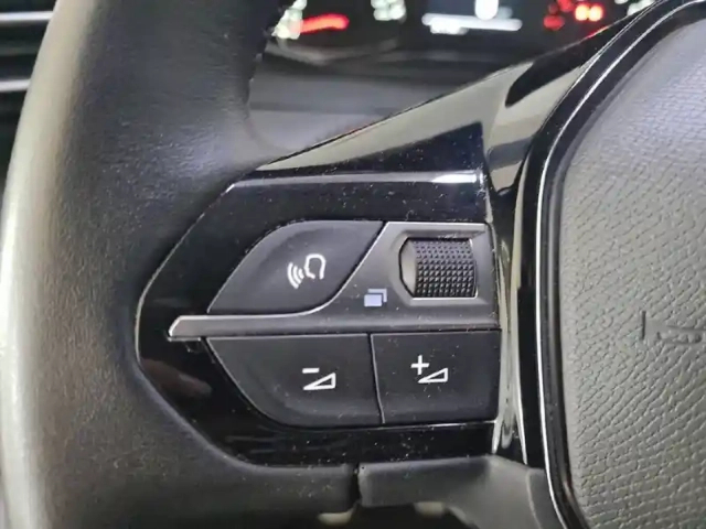 Peugeot 208 puretech 75 s&amp;s bvm5 — photo 83