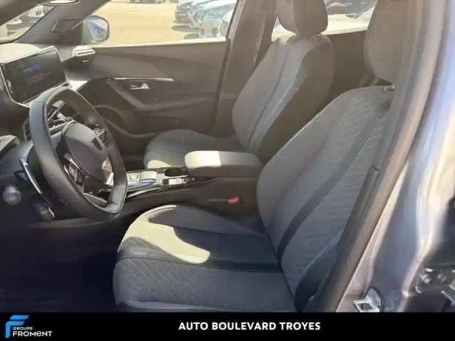 Peugeot 2008 1.2 puretech 130ch s&amp;s allure eat8 — photo 11
