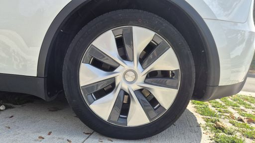 Tesla Model Y 275 Rwd - Standard Range – 2022 – 36852 km – Électrique – Boîte Automatique — photo 17