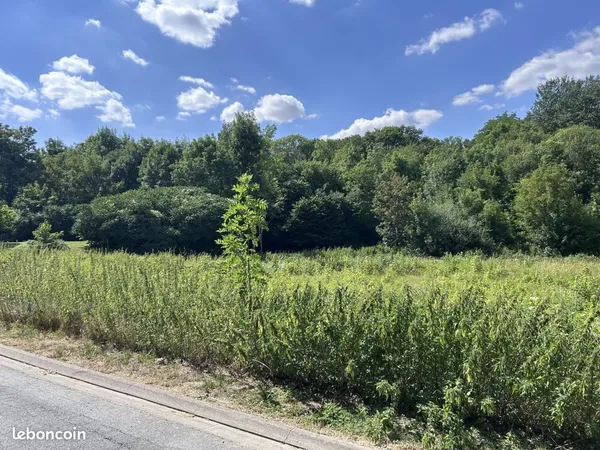 Terrain 1 038 m² Gueux