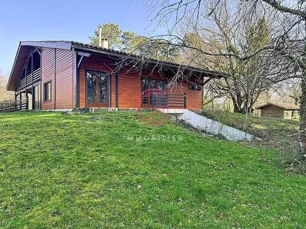 Maison 8 pièces 255 m²
