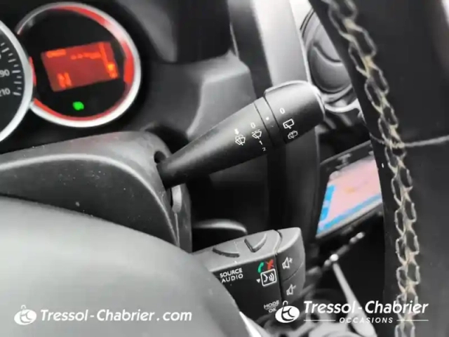 Dacia Duster dci 110 edc 4x2 black touch 2017 — photo 18