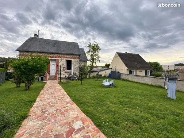 Maison 5 pièces 69 m2 à fort potentiel sur un terrain de 900 m² à Belleu