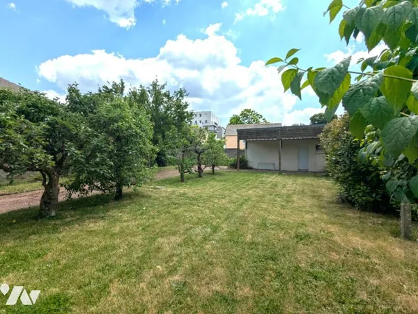 Terrain 373 m²