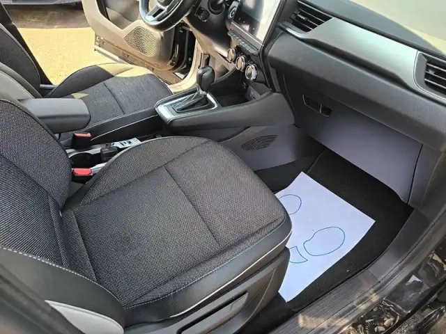 Renault Captur blue dci 115 edc — photo 10