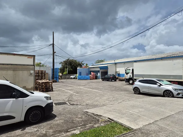 Local commercial 464 m²