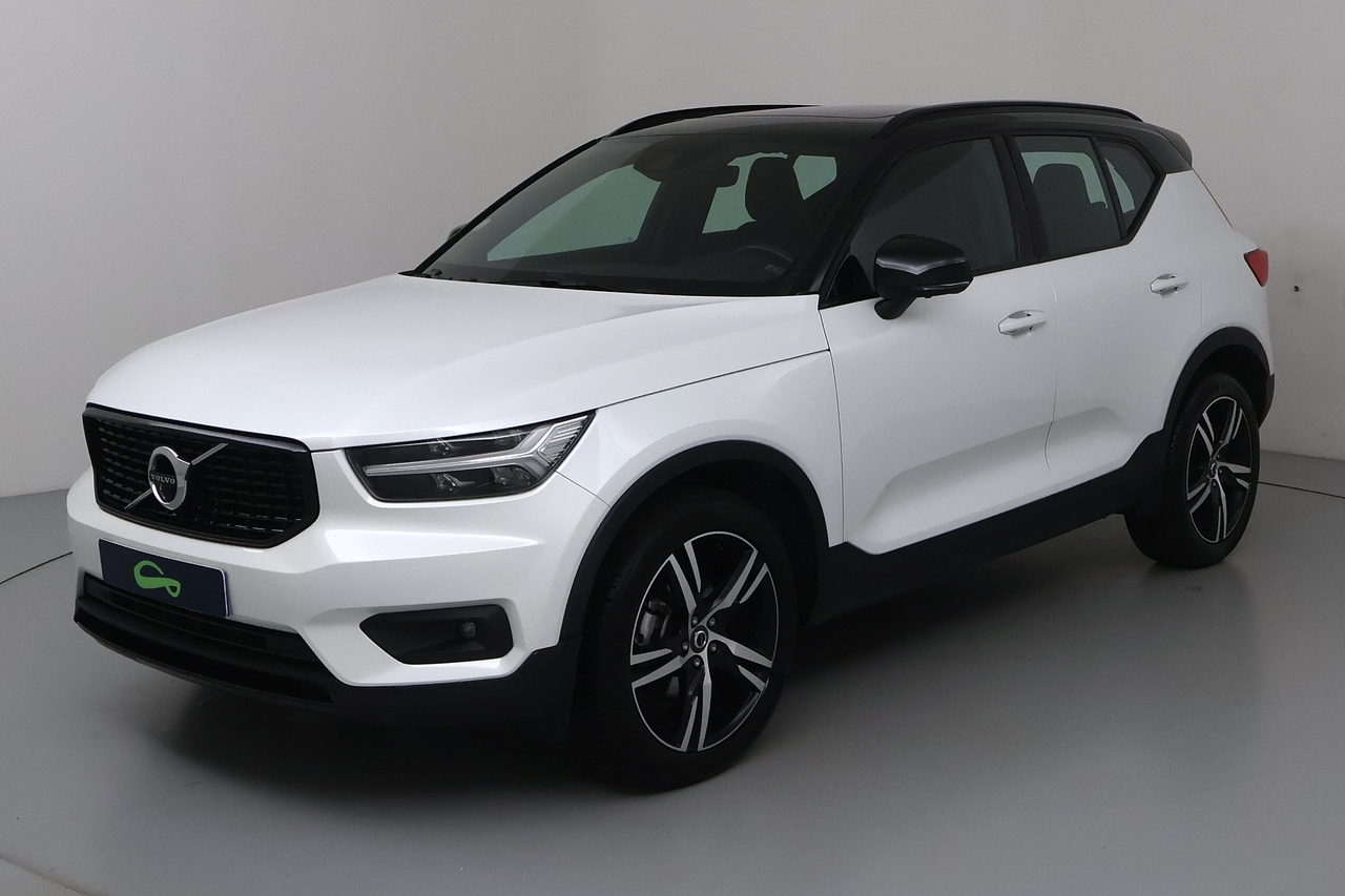 Volvo XC40 — photo 1