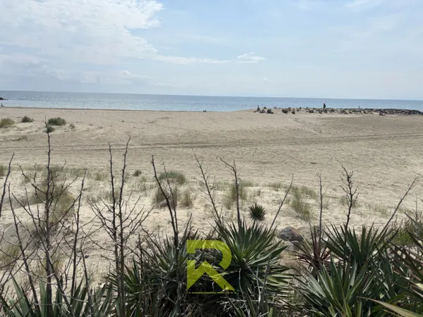 UNIQUE AU GRAU D'AGDE : L'Échappée Bleue Absolue 2 018 m² posé