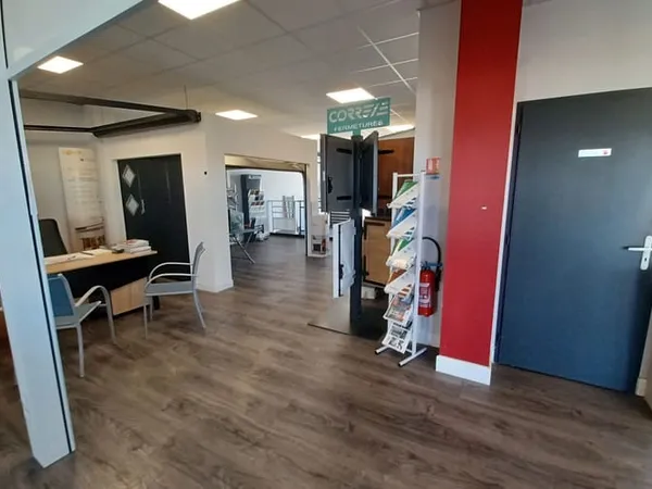 Local d'activité 200 m²