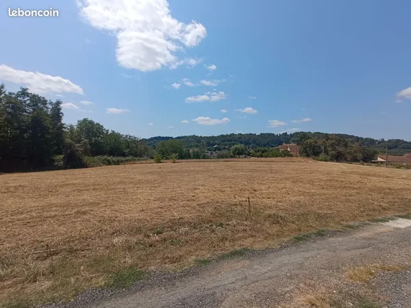 Vente terrain constructible 1420 m2 SARLAT / BRANDE OUEST