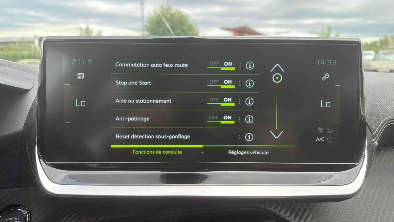 Peugeot 208 PureTech 100 S&amp;S EAT8 — photo 31