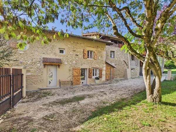 Maison 4 pièces 200 m²