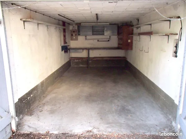 Location grand garage / box fermé / accès facile / NEUDORF JAURES