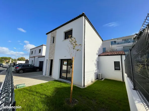 Maison neuve à Vaux-sur-Mer, plein centre ville, proche marché et plage