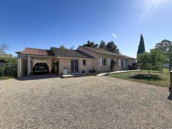 Maison 6 pièce(s) maison plain pied, 4 chambres, 1 bureau, piscine, carport, garage