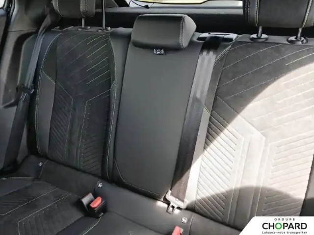 Peugeot 2008 hybrid 136 e-dcs6 — photo 19