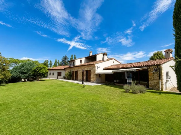 Maison 9 pièces 295 m²