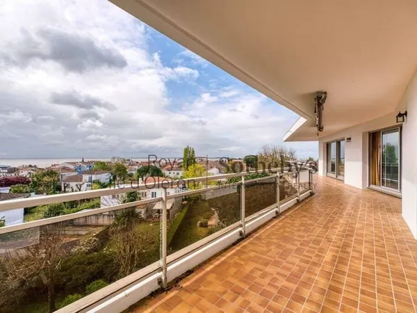 Appartement 6 pièces 229 m²