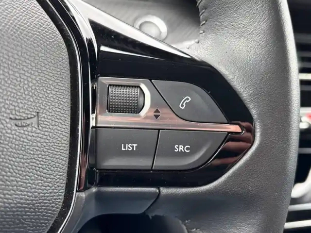 Peugeot 208 electrique 50 kwh 136ch — photo 19
