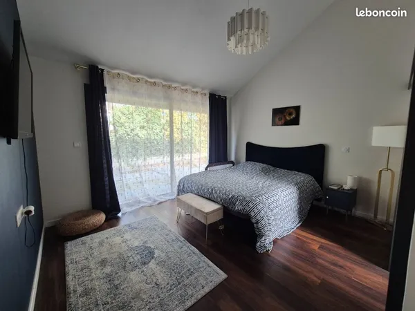 Location chambre privative avec wc et sdb - colocation - toutes charges incluses - pour les personne