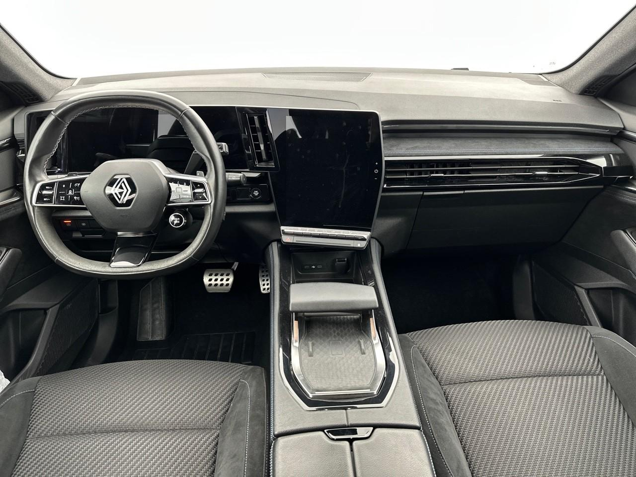 Renault Austral e-tech hybrid 200 iconic esprit alpine — photo 9