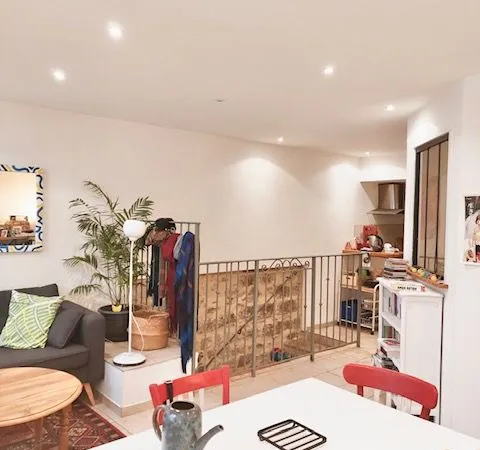 Joli appartement atypique 40m2 environ, climatisé, CV Alès
