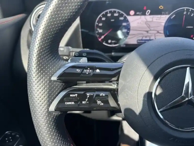 Mercedes Gla 250 e hybrid eq amg line — photo 14
